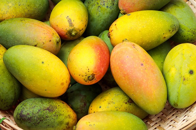 Assorted mangoes for a mixed Rajshahi box